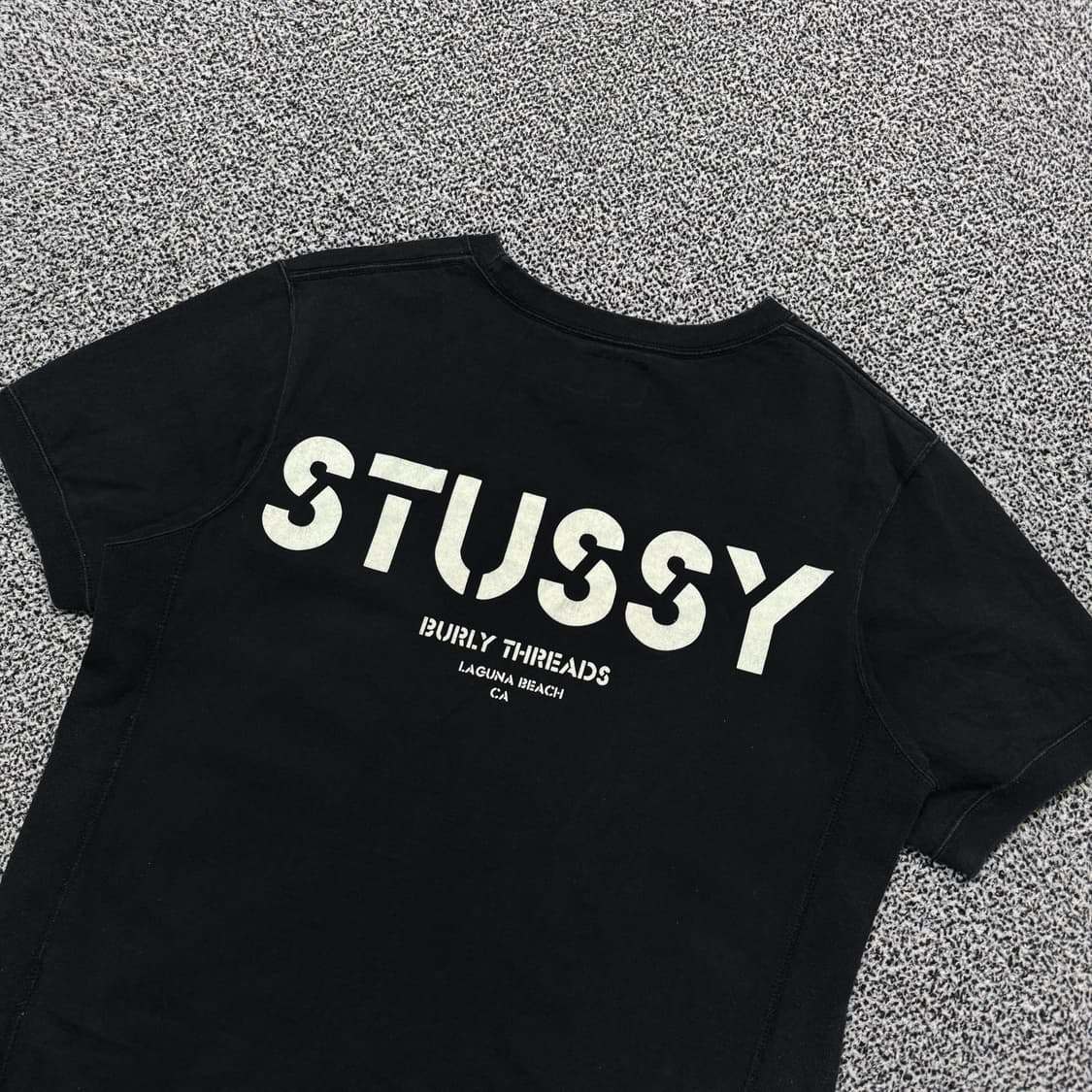Name : 스투시 스펠아웃 후면 빅로고 블랙컬러 반팔티 :)  상품이미지3