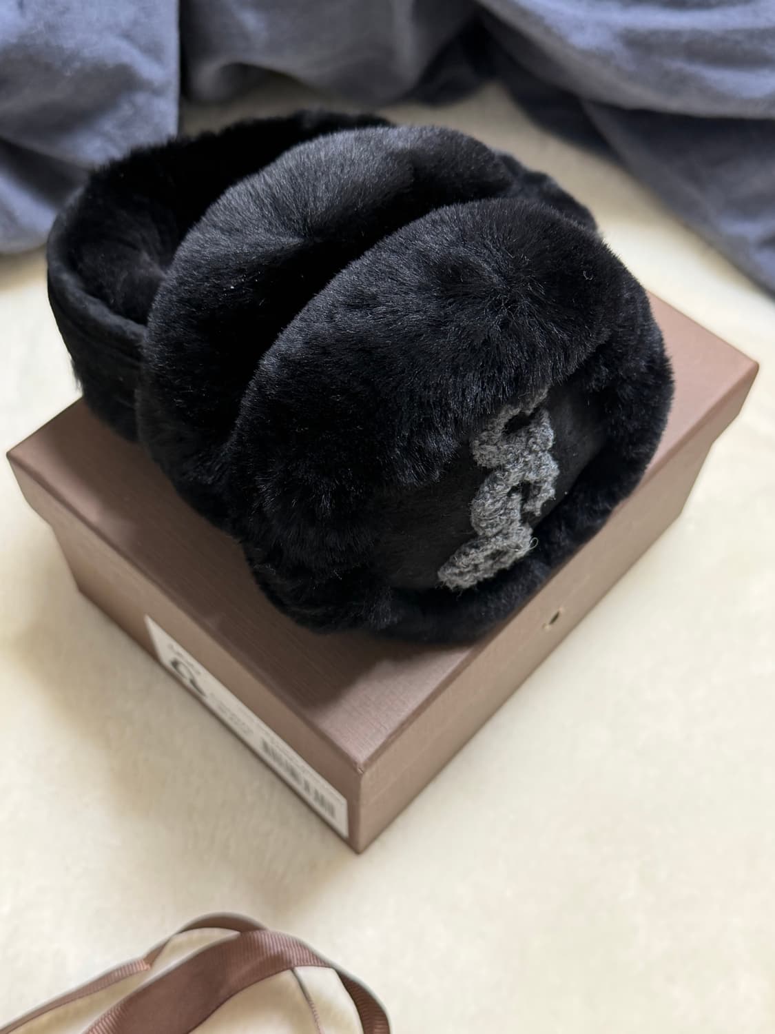 UGG 호주 귀마개 블랙 새상품 상품이미지3