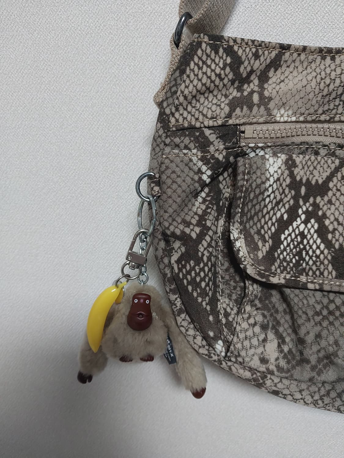 키플링 파이톤 크로스백 상품이미지4