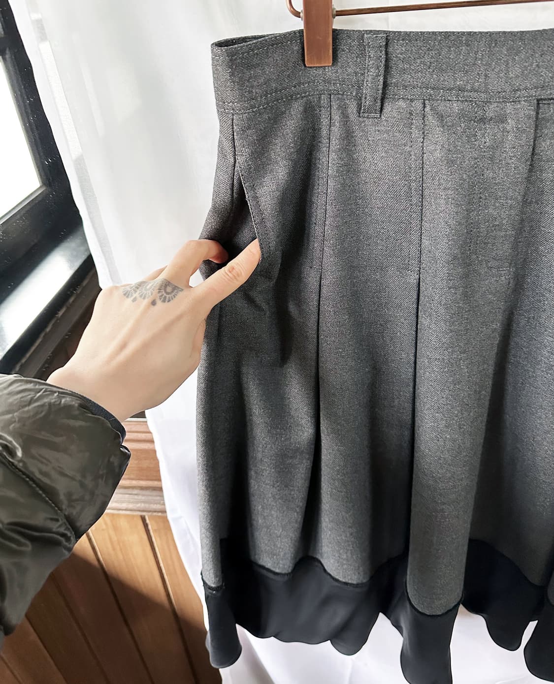 DKNY satin hem midi skirt 상품이미지6