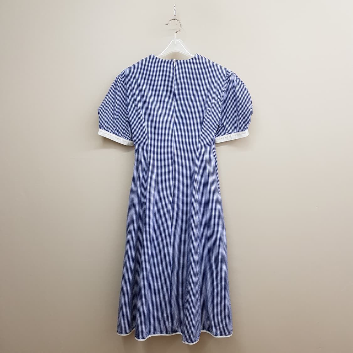 앤유 깅엄 체크 퍼프소매 롱 원피스 1사이즈 상품이미지4