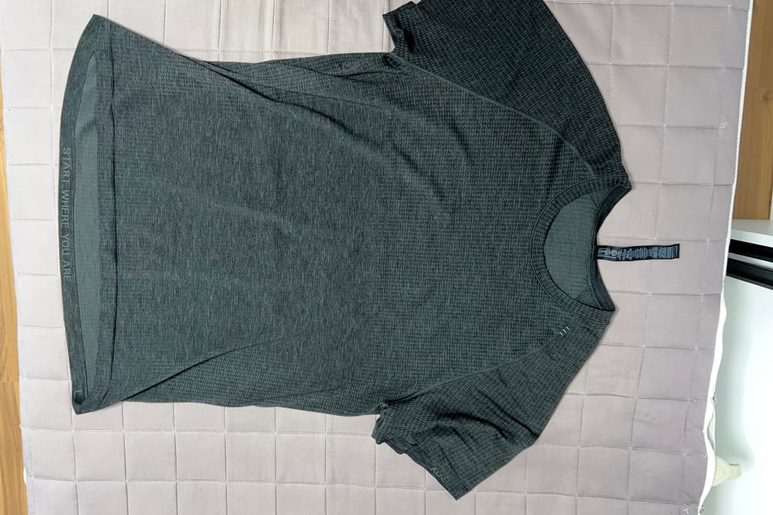 룰레레몬 메탈 벤트 테크 티셔츠 상품이미지1