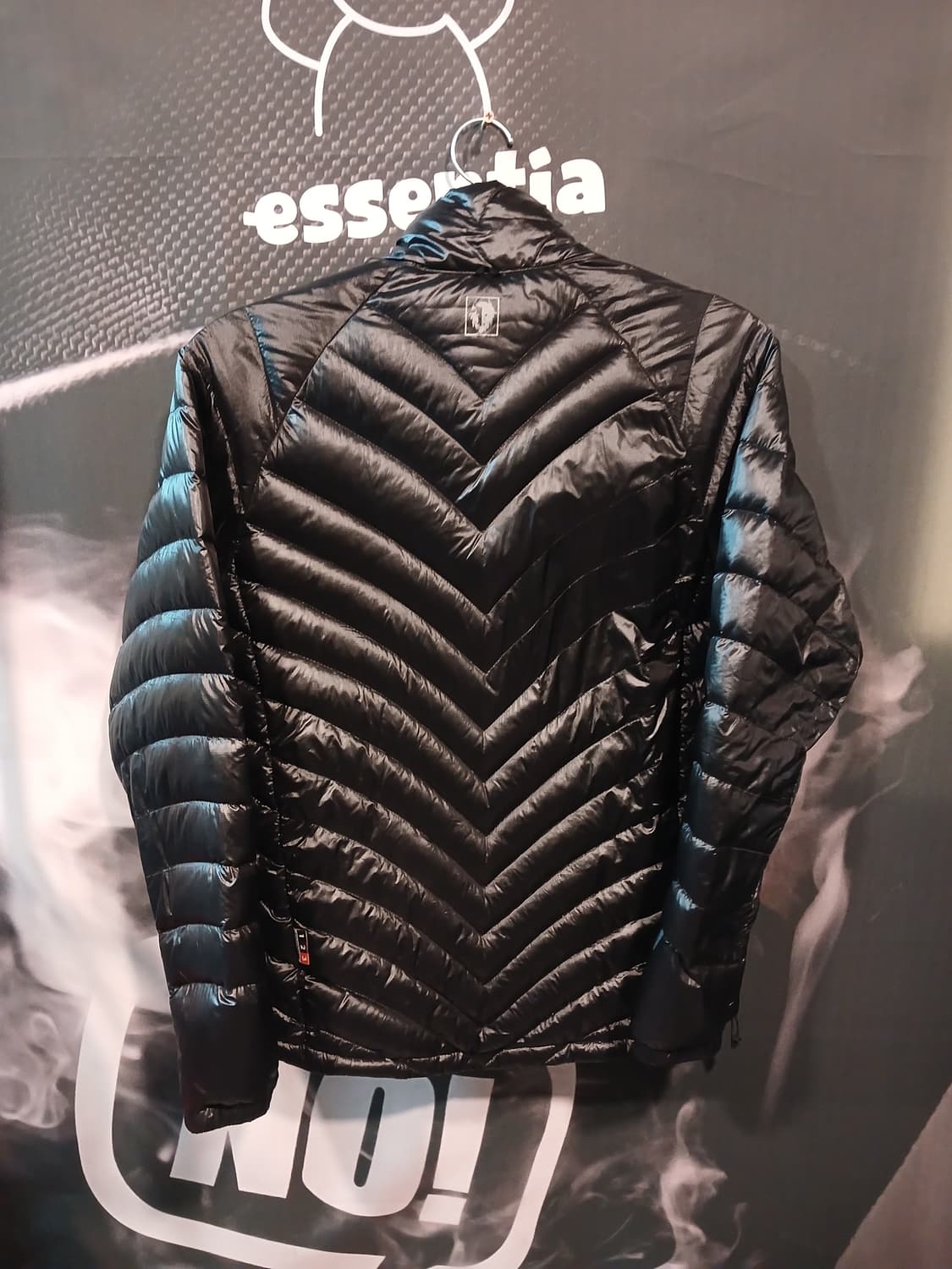 블랙야크 경량패딩 블랙 상품이미지2