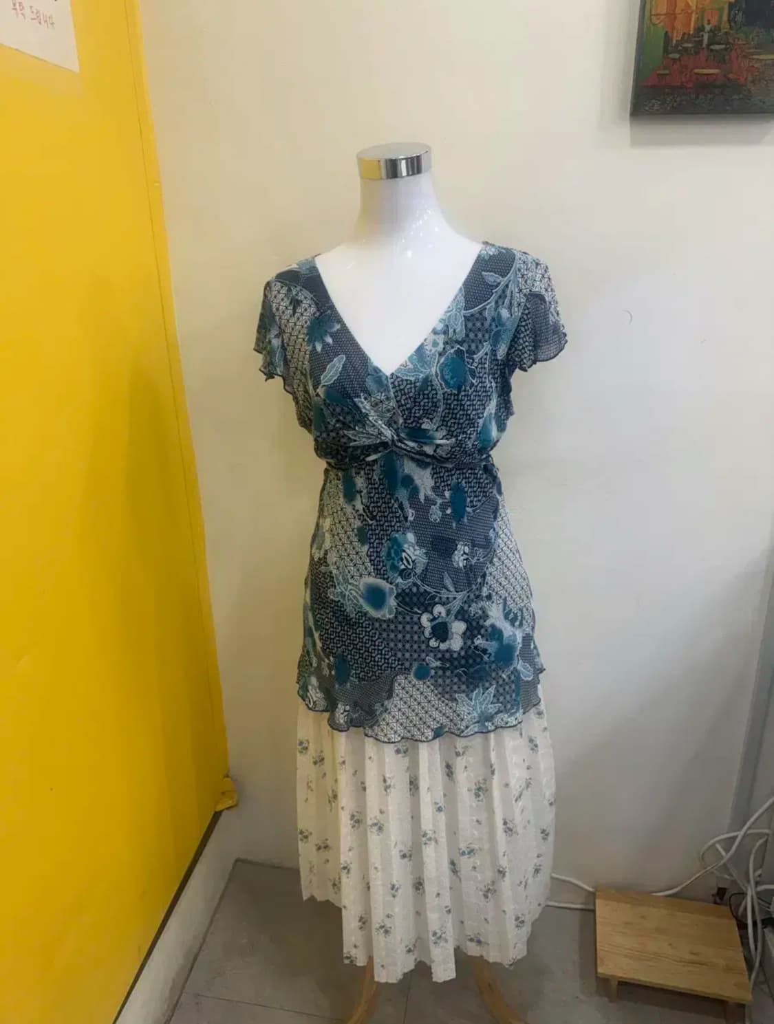 vtg 블루 플라워 패턴 브이넥 튜닉 블라우스  상품이미지2