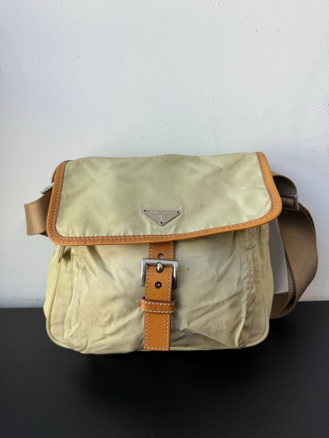 프라다 포코노 크로스백(정품) 상품이미지1