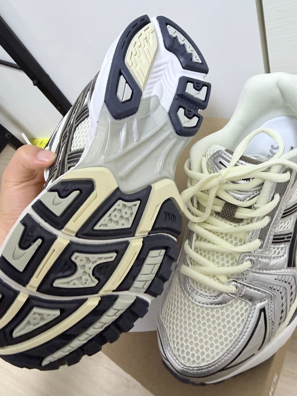 젤카야노14 크림블랙 255(250추천) 상품이미지4