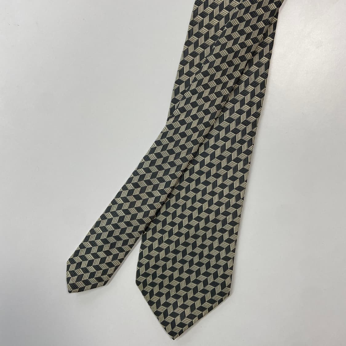 펜디 (FENDI) 정품 명품 넥타이 7.8cm 상품이미지3