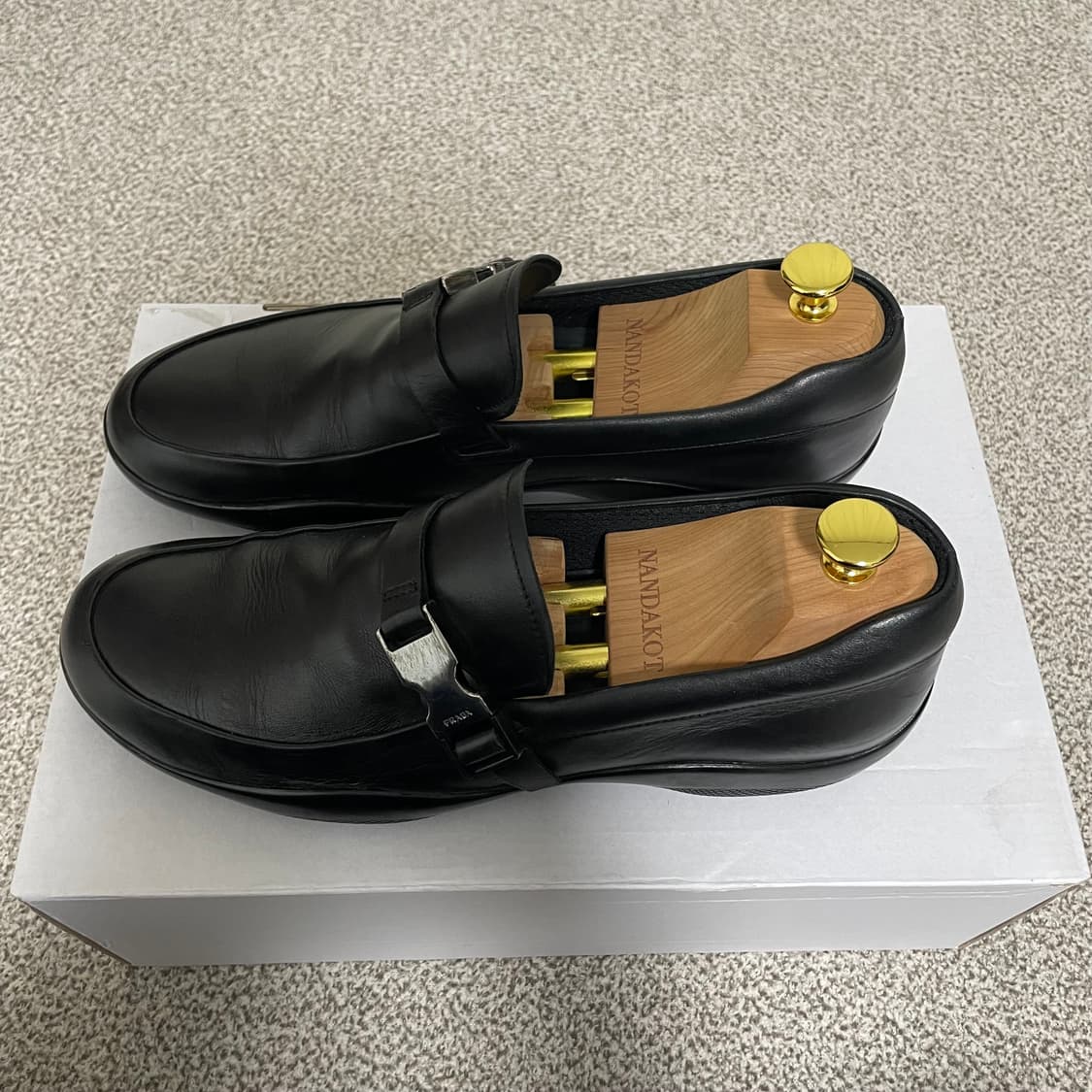 프라다 스포츠 버클 레더 로퍼  상품이미지3