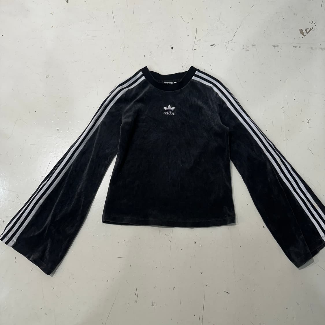 아디다스 벨벳 맨투맨 여성S 상품이미지1