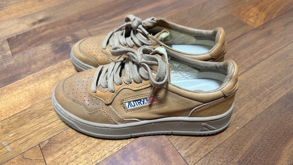 오트리 메달리스트 베이지 고트스킨 상품이미지2