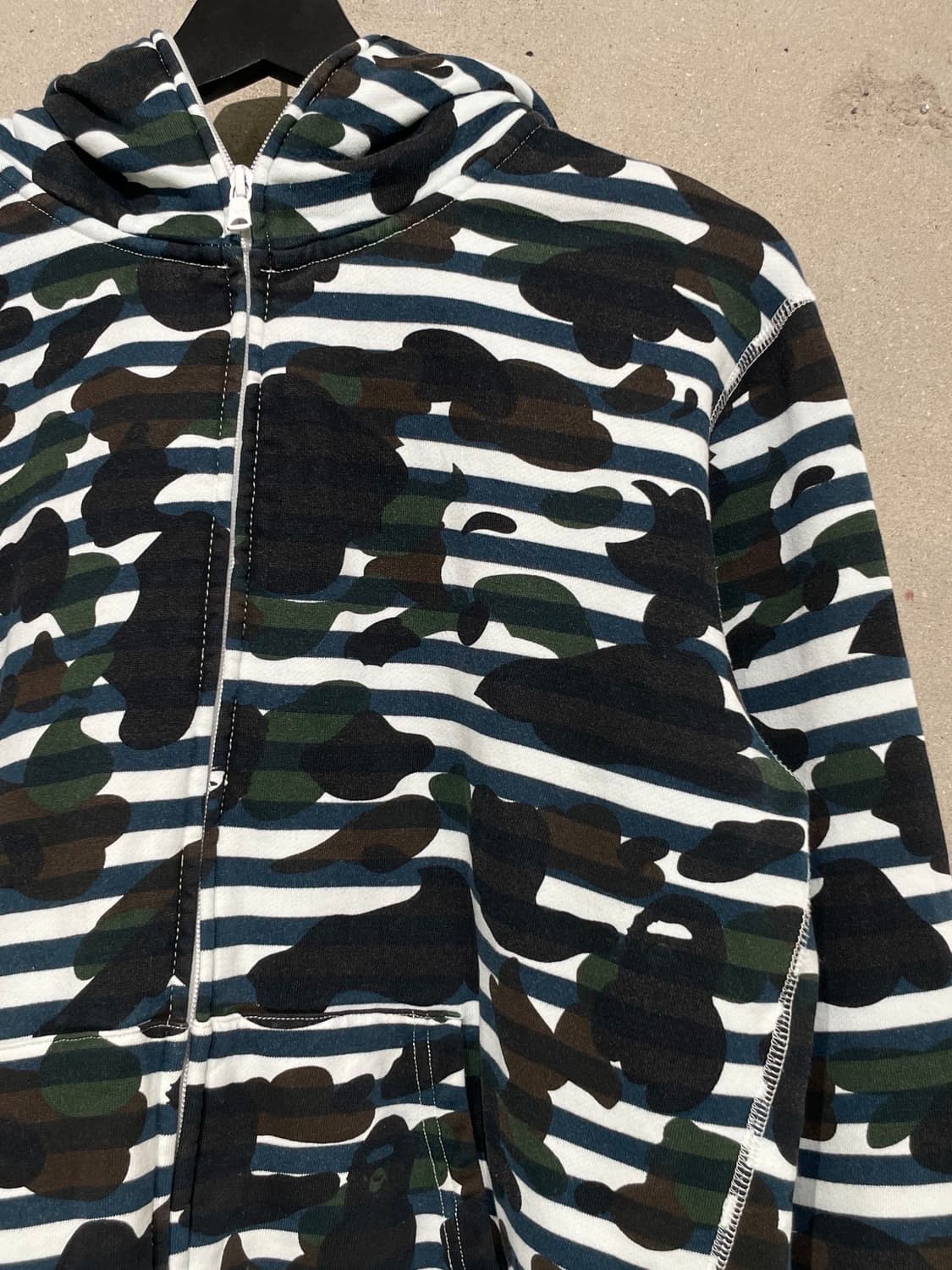 베이프 카모 플라쥬 스트라이프 스웻 풀집업 상품이미지4