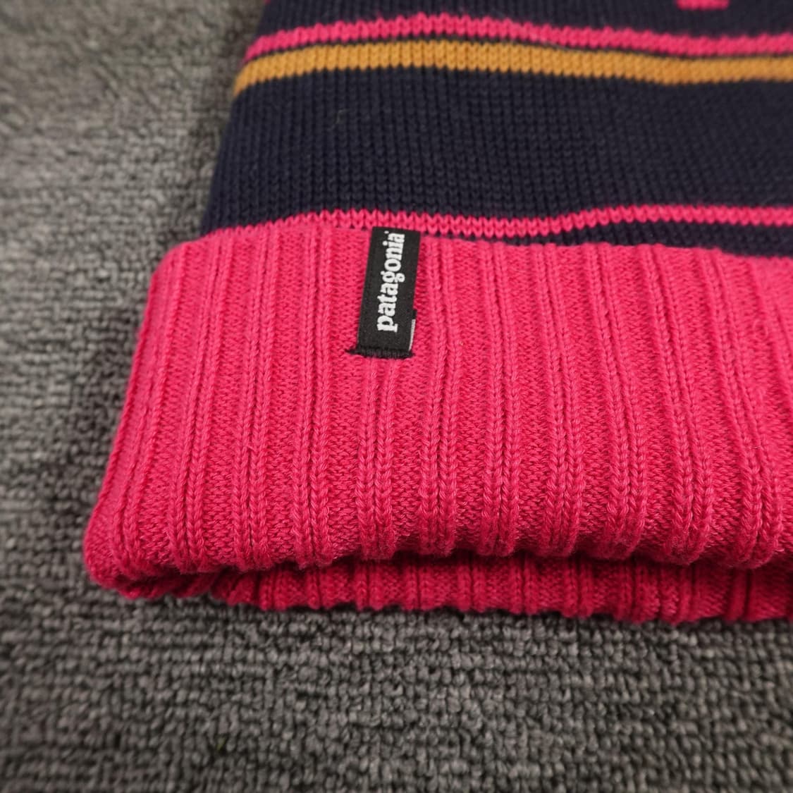 파타고니아 시그니처 로고 폼폼 비니 상품이미지2