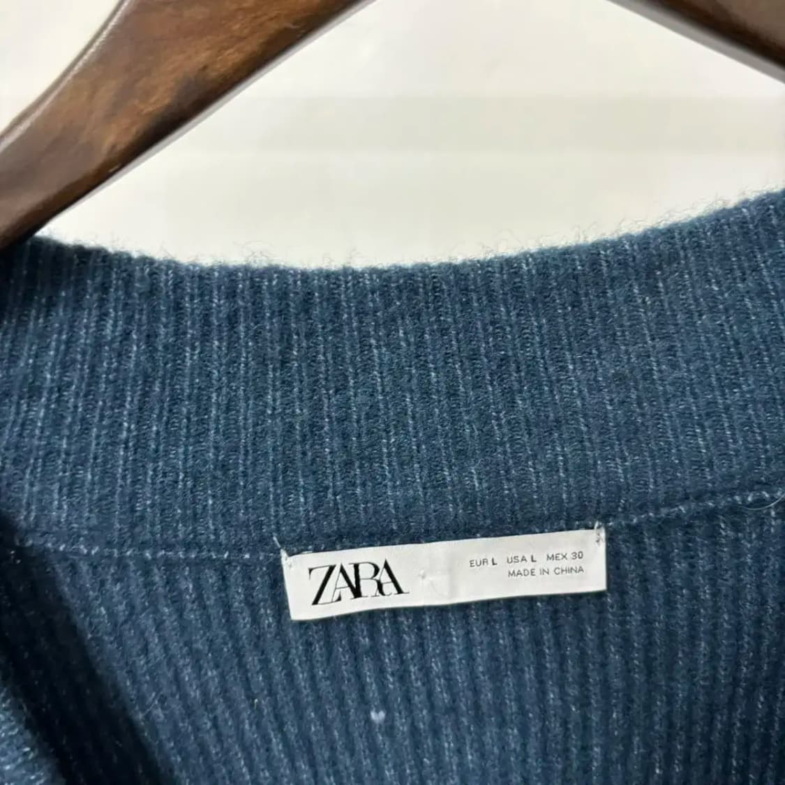 자라 ZARA 여성 브이넥 울 니트(100) 급처해요 상품이미지3