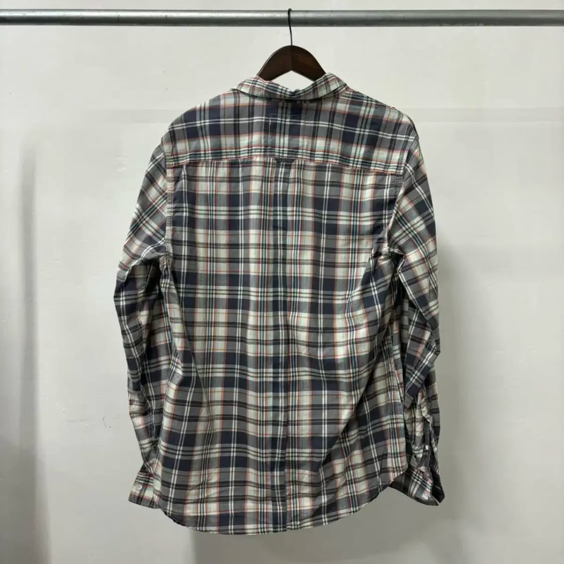 게스 GUESS 춘추 슬림핏 투포켓 코튼 체크셔츠 남방(100) 급처해요 상품이미지2