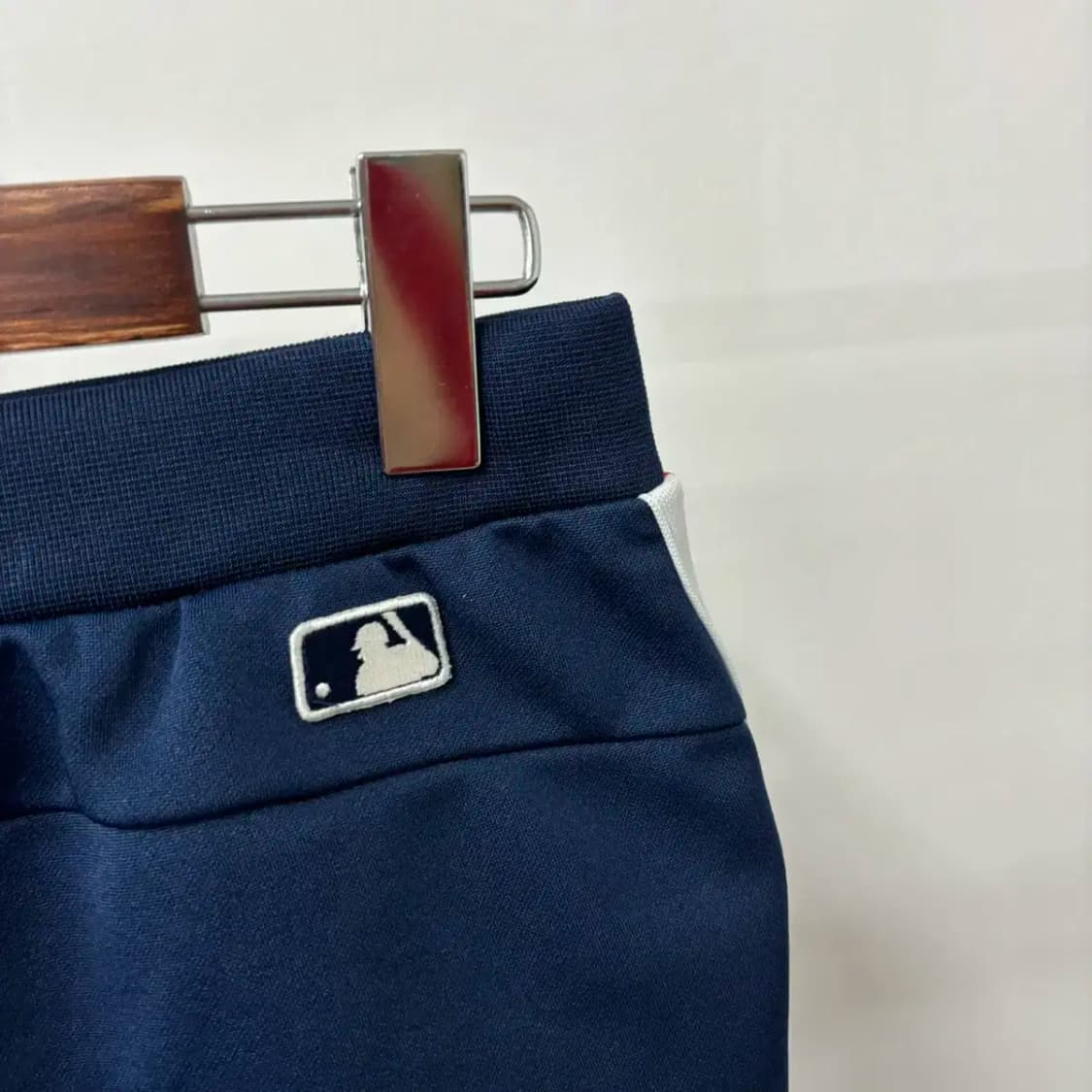 MLB 뉴욕양키스 여성 네이비 밴딩 트레이닝 반바지 숏팬츠 급처해요 상품이미지3