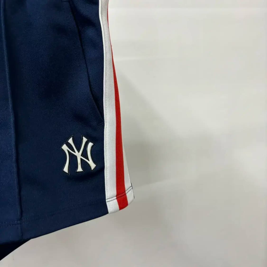 MLB 뉴욕양키스 여성 네이비 밴딩 트레이닝 반바지 숏팬츠 급처해요 상품이미지4