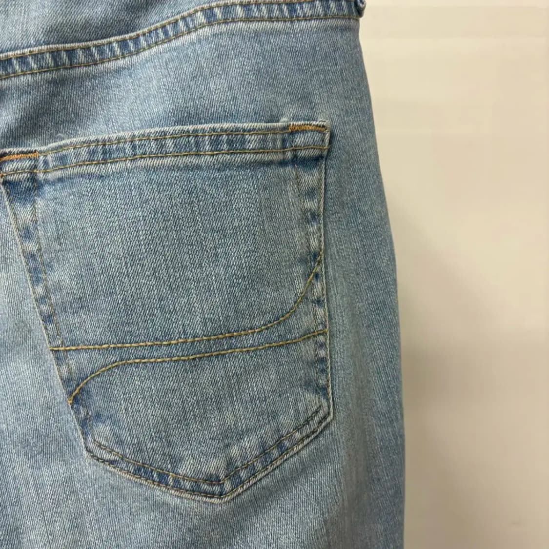 홀리스터 디스트로이드 스판 워싱 연청바지 데님팬츠(30) 급처해요 상품이미지3