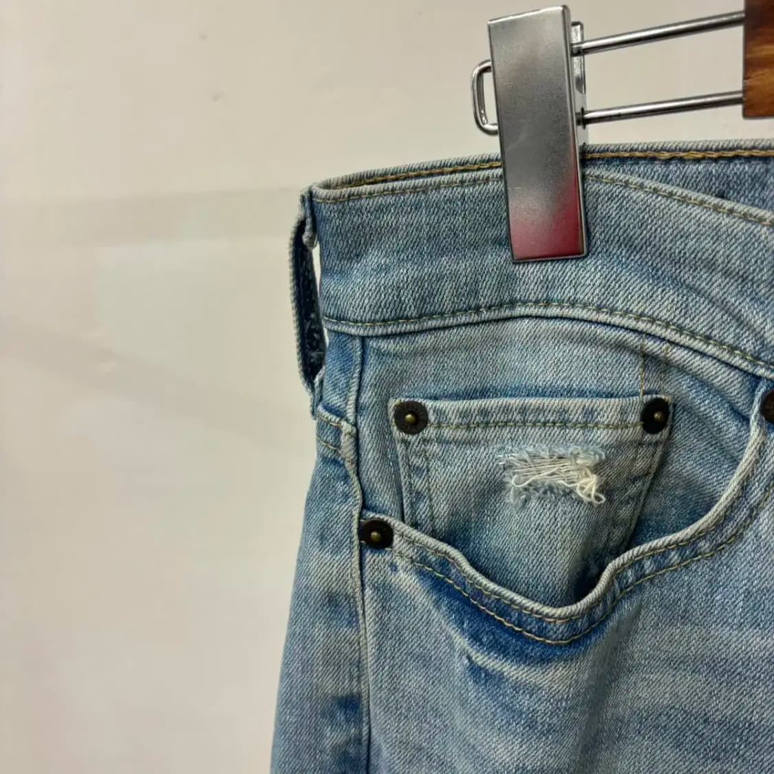 홀리스터 디스트로이드 스판 워싱 연청바지 데님팬츠(30) 급처해요 상품이미지6