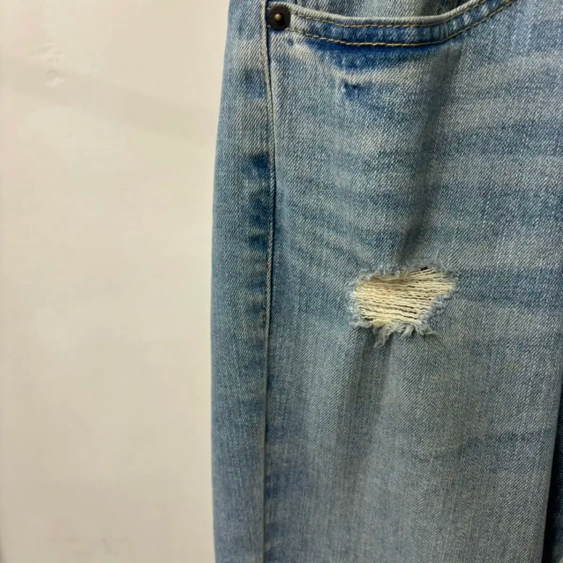 홀리스터 디스트로이드 스판 워싱 연청바지 데님팬츠(30) 급처해요 상품이미지7