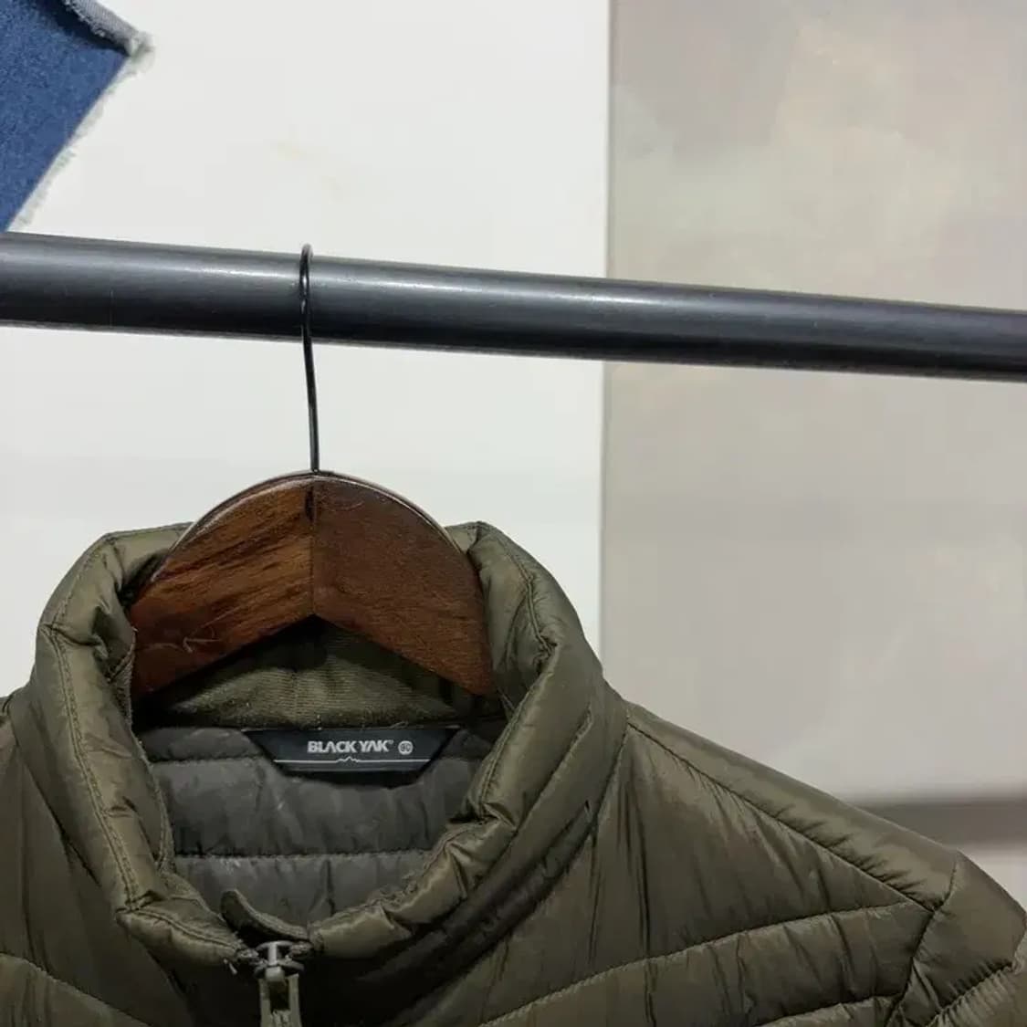 (90) 블랙야크 여성 등산 아웃도어 구스 경량패딩 자켓 상품이미지2