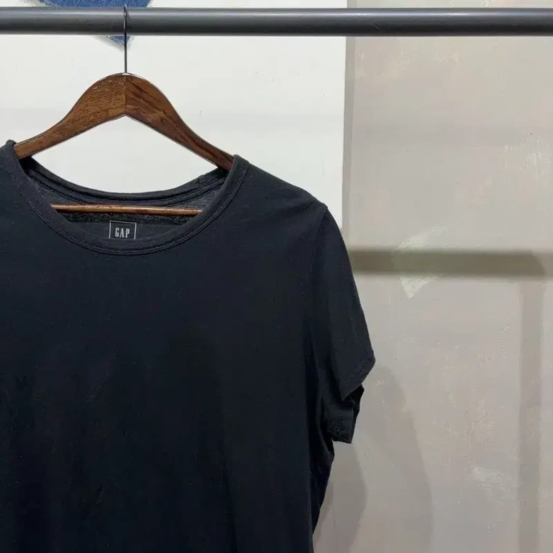 (95) 갭 GAP 여성 캐주얼 블랙 무지 반팔 티 상품이미지3