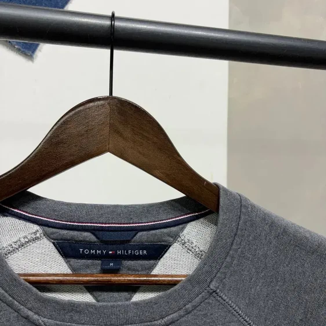 (100) 타미힐피거 캐주얼 스트릿 자수 맨투맨 긴팔티 상품이미지2