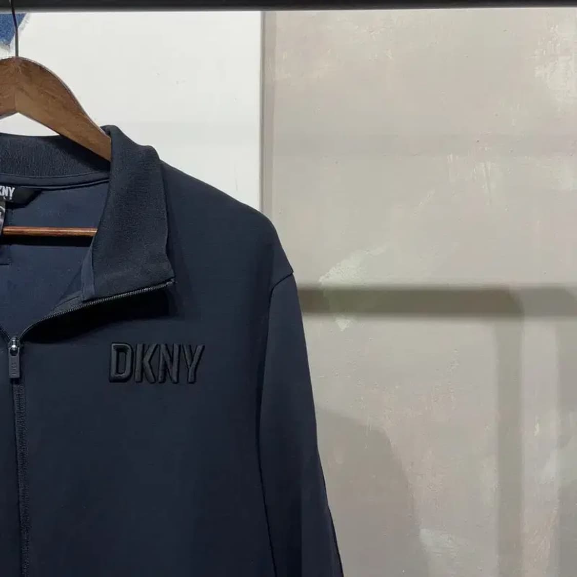 (105) DKNY 캐주얼 소매라인 자수 집업 자켓 상품이미지4
