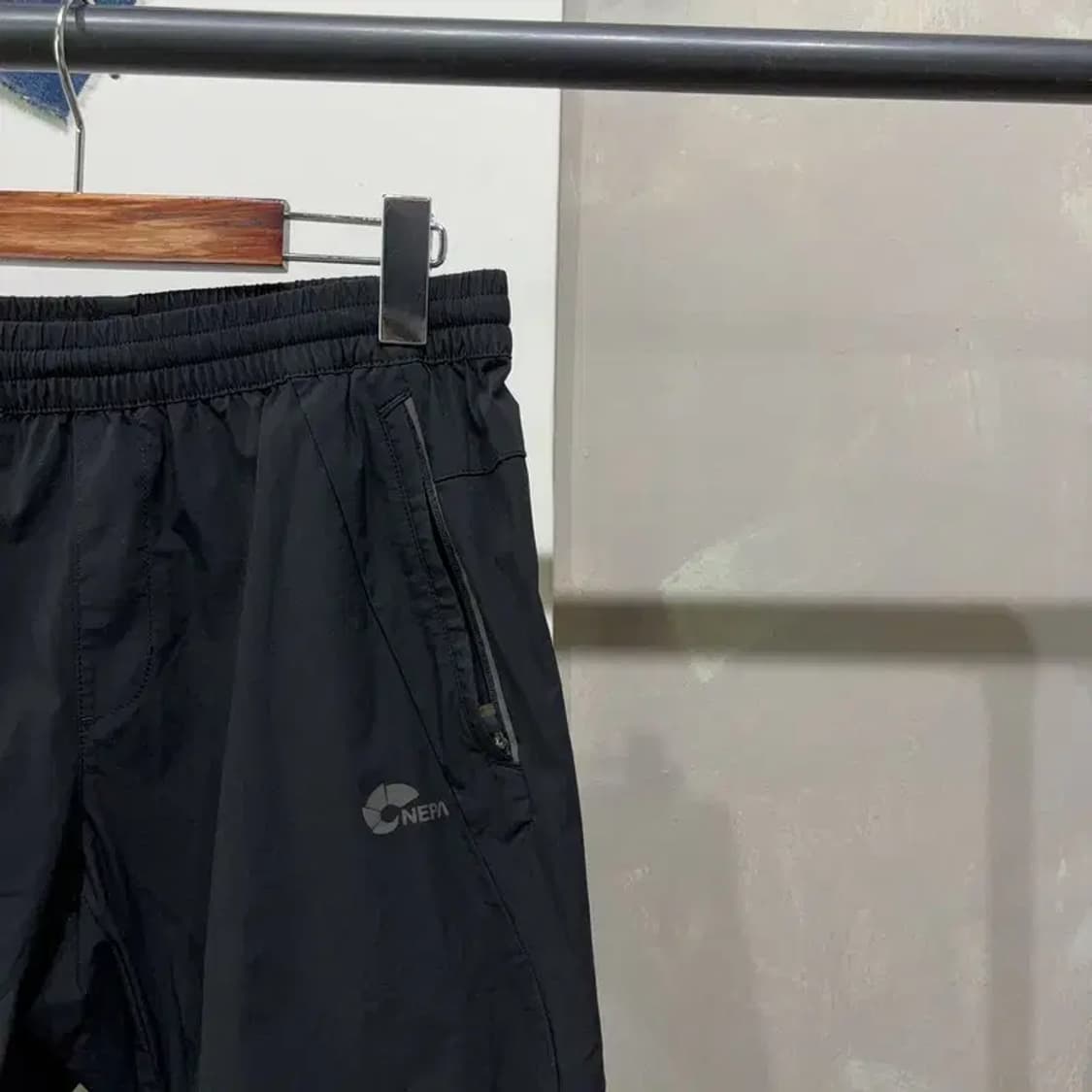 (26~28인치) 네파 여성 홑겹 밴딩 6부 아웃도어 반바지 상품이미지3