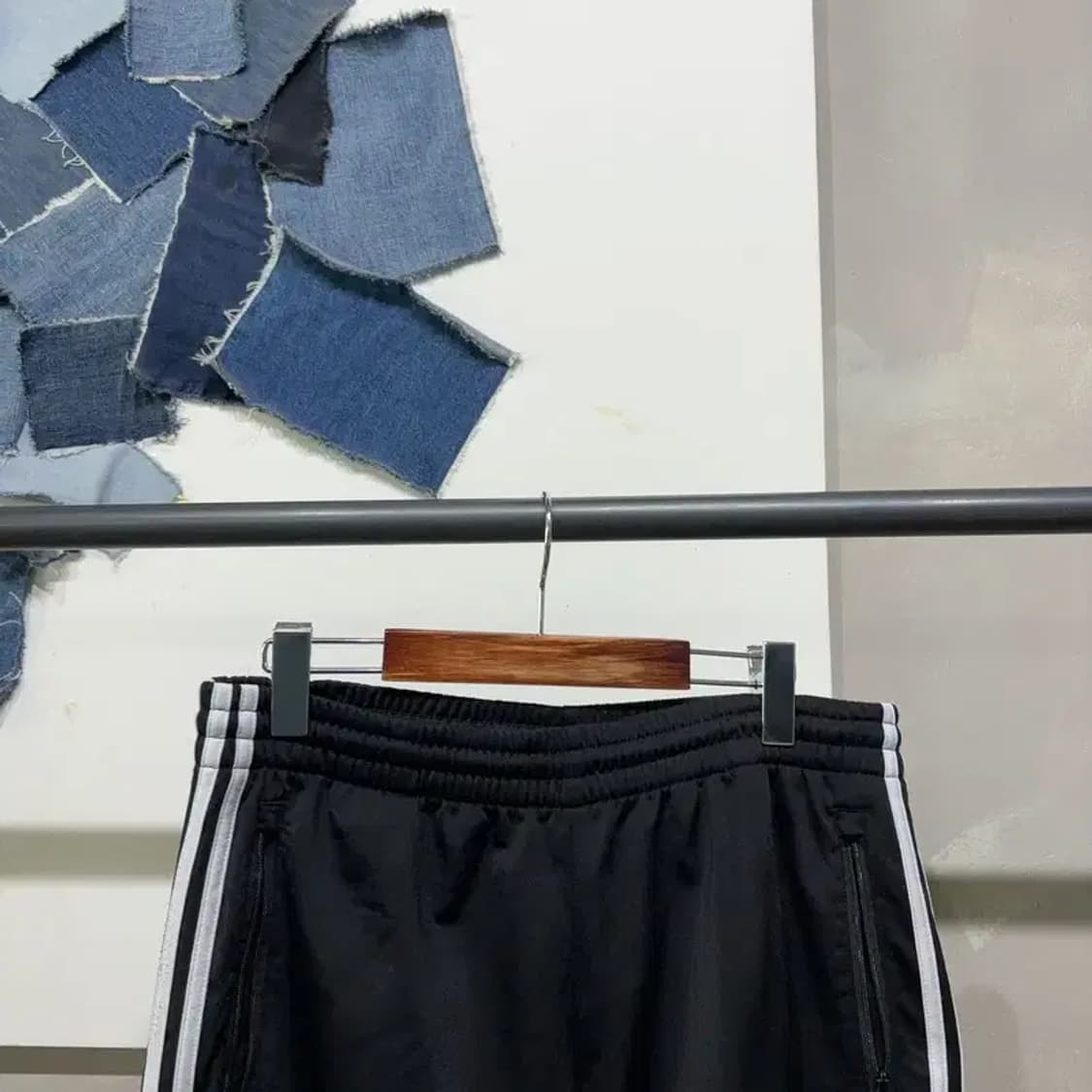 (30~32인치) 아디다스 스트릿 유로파 검흰 트레이닝팬츠 바지 상품이미지2