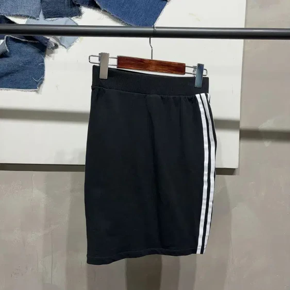 (24~25인치) 아디다스 여성 H라인 미니스커트 치마 상품이미지3