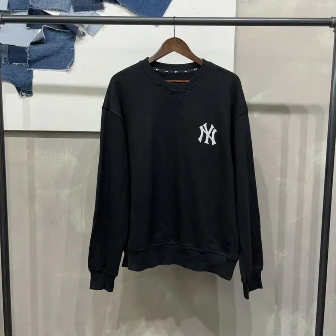 (105) MLB 뉴욕양키스 백프린팅 맨투맨 긴팔 티 상품이미지1