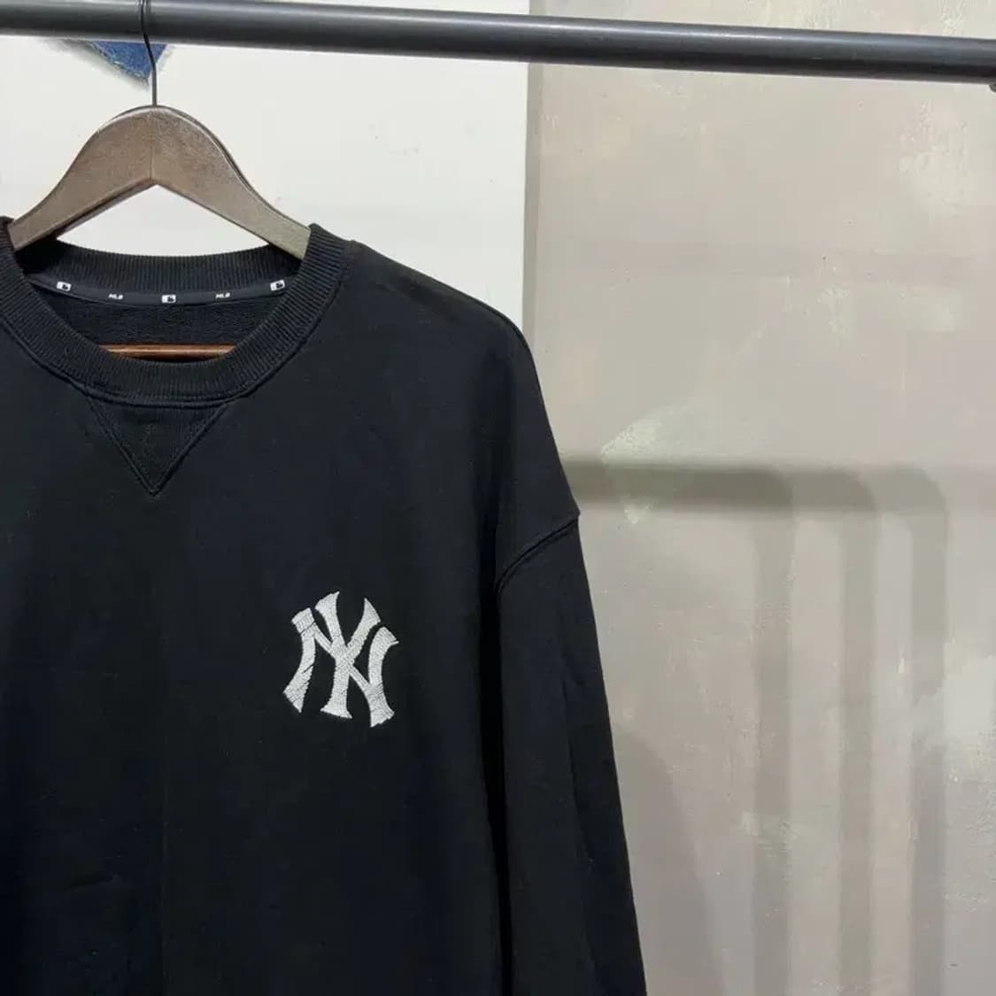 (105) MLB 뉴욕양키스 백프린팅 맨투맨 긴팔 티 상품이미지3