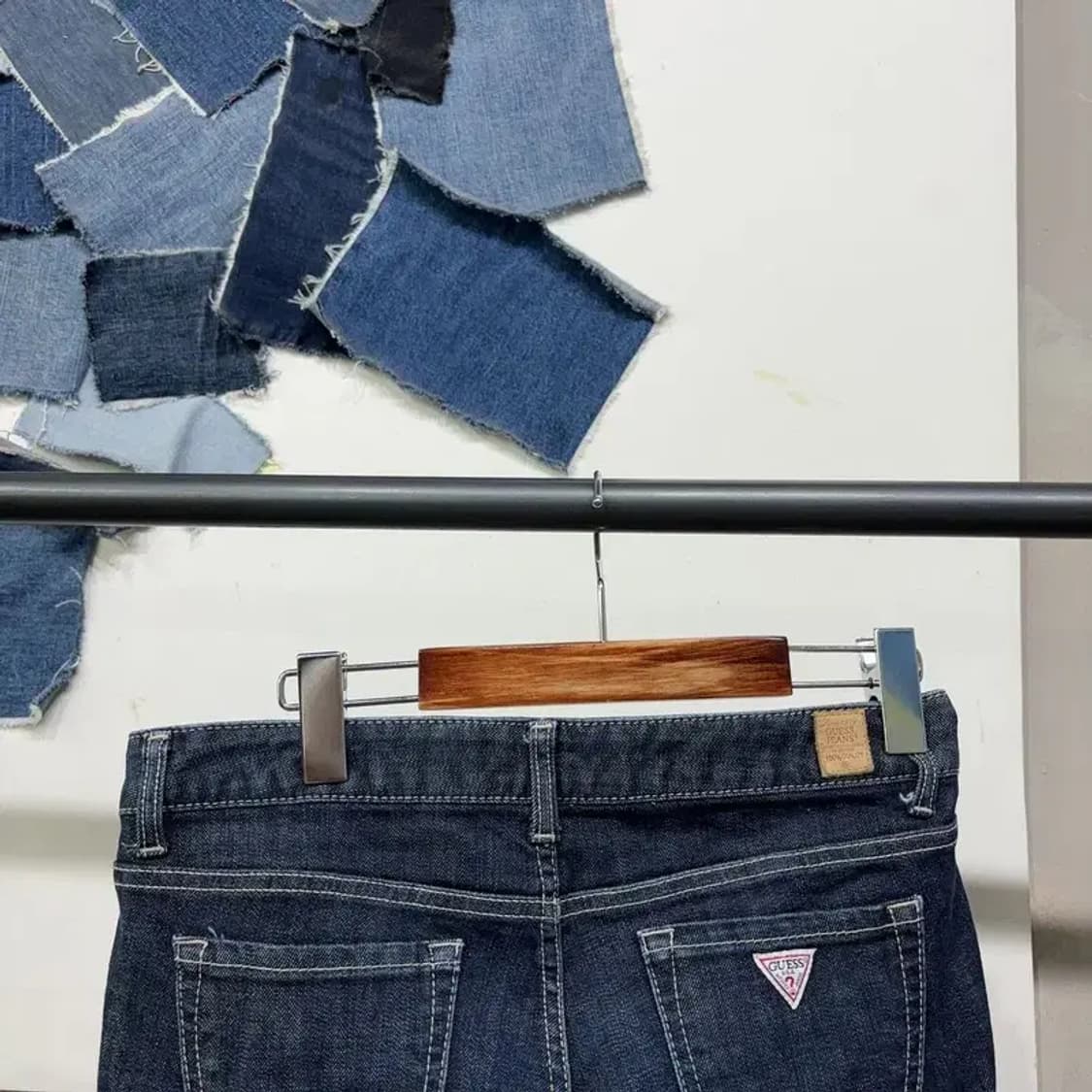 (28인치) 게스 여성 캐주얼 진청바지 데님팬츠 상품이미지4