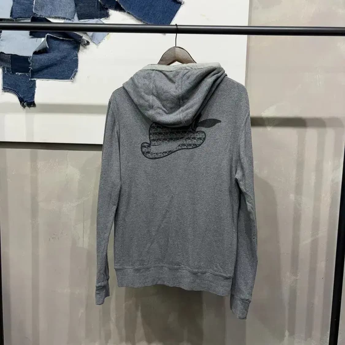 (100) 게스 캐주얼 백프린팅 후드티 상품이미지4