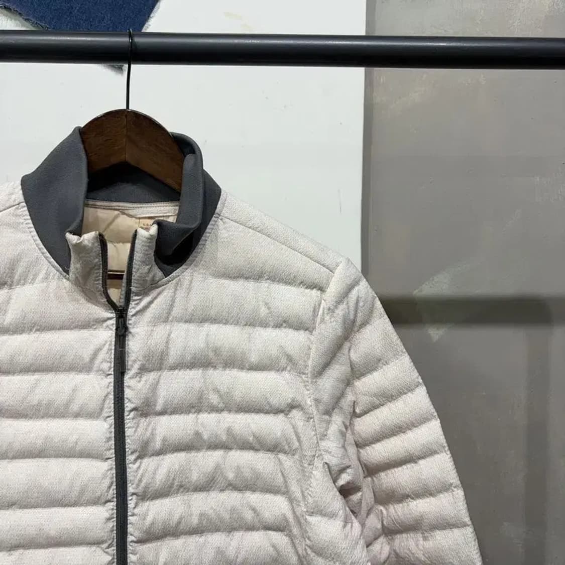 (100) 몽벨 등산 아웃도어 자수 경량패딩 자켓 상품이미지3