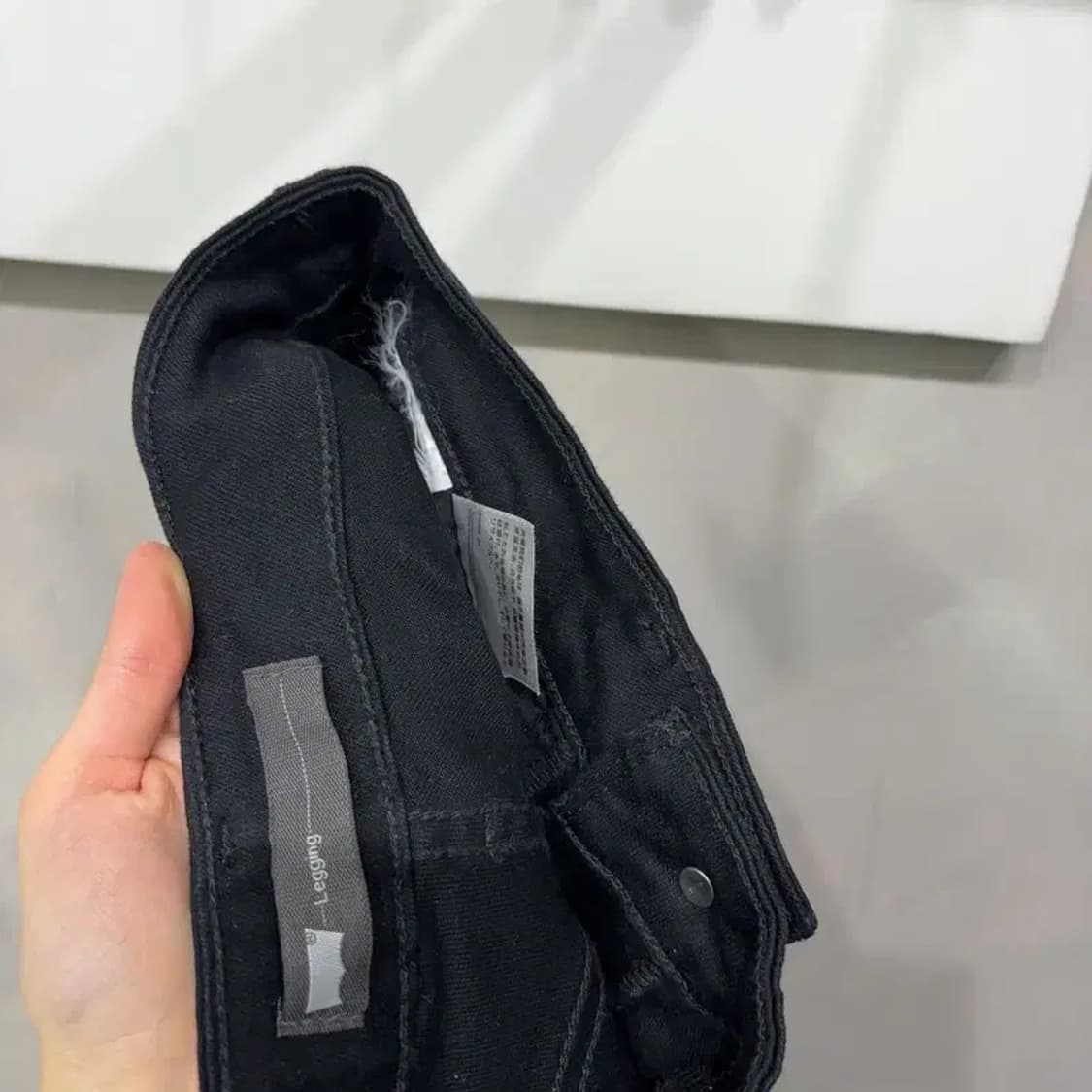 (26인치) 리바이스 여성 캐주얼 스판 흑청바지 블랙진 상품이미지5
