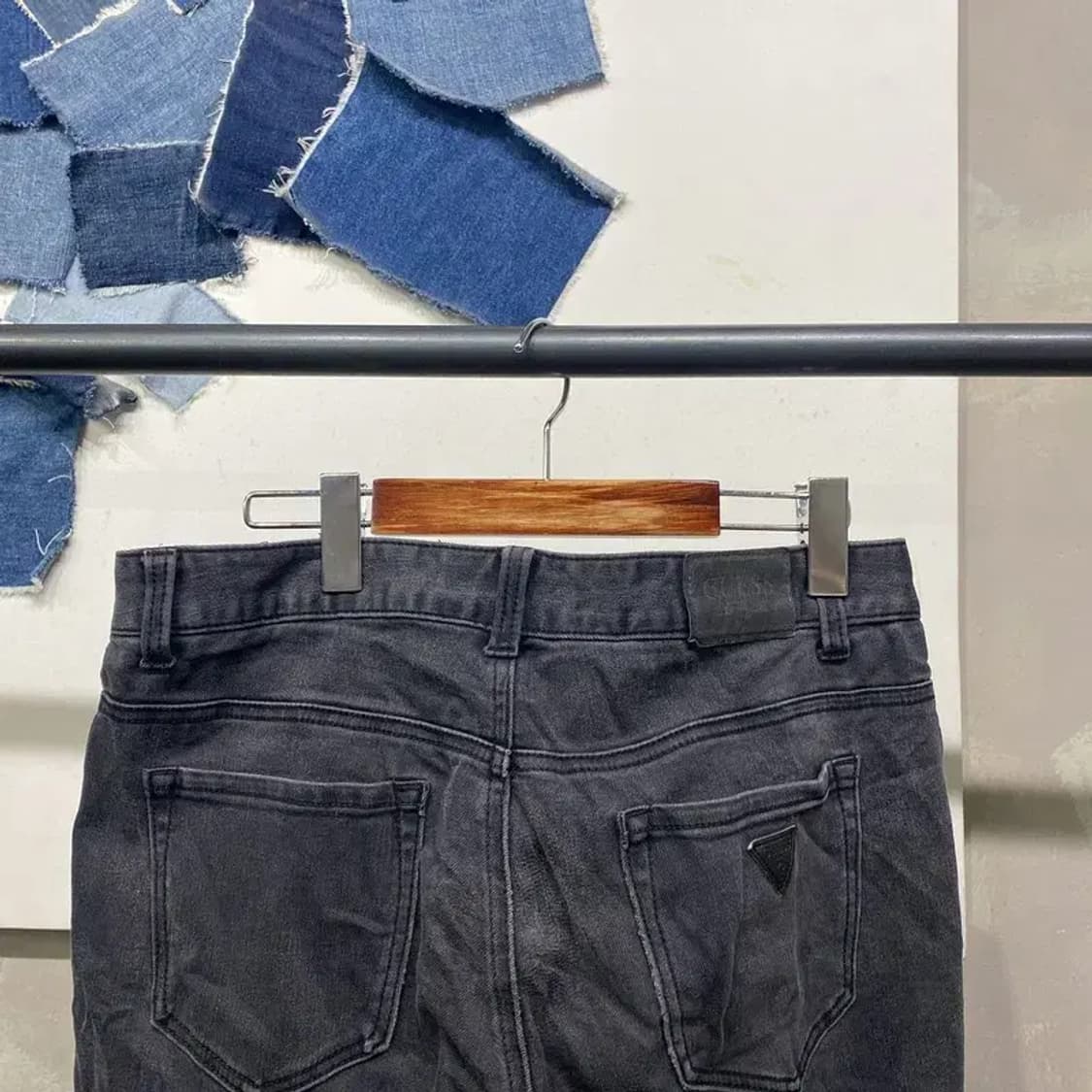 (31인치) 게스 빈티지 스판 흑청바지 블랙진 상품이미지4