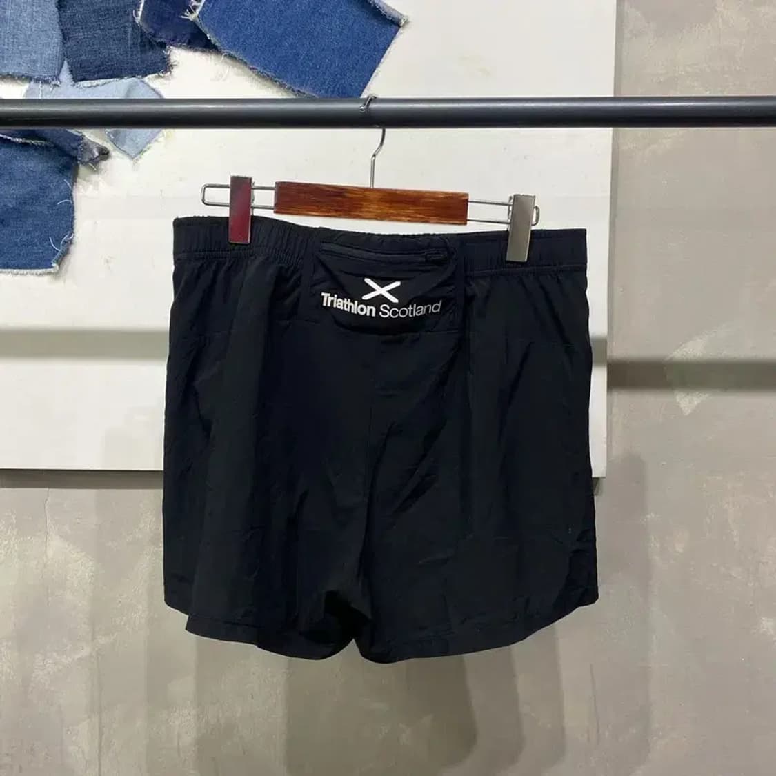 (30~32인치) 데상트 운동 기능성 밴딩 반바지 상품이미지3