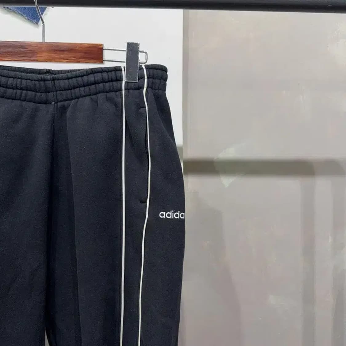 (26~28인치) 아디다스 여성 스트릿 기모 밴딩 조거팬츠 운동바지 상품이미지3