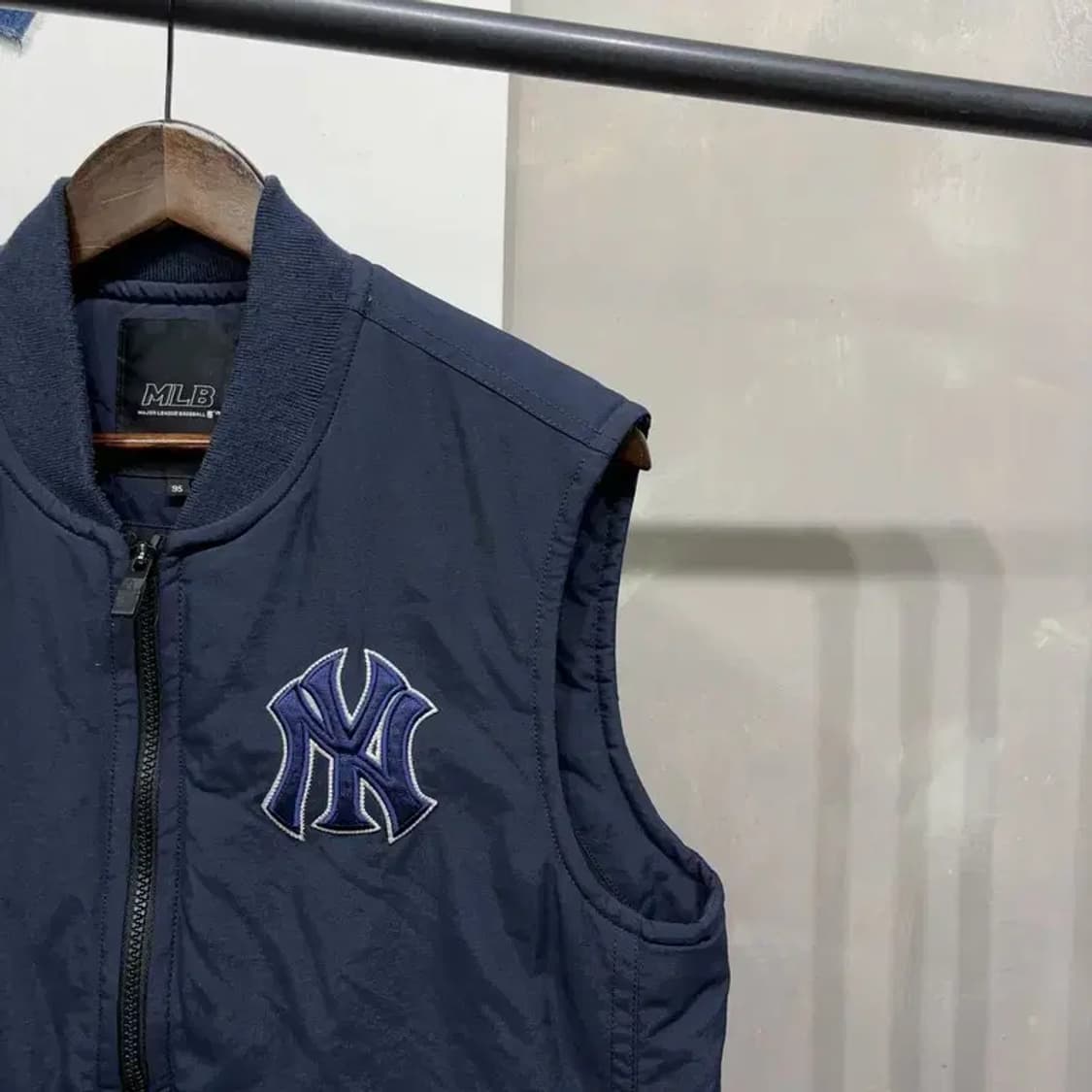 (95) MLB 뉴욕양키스 스트릿 패딩조끼 상품이미지3