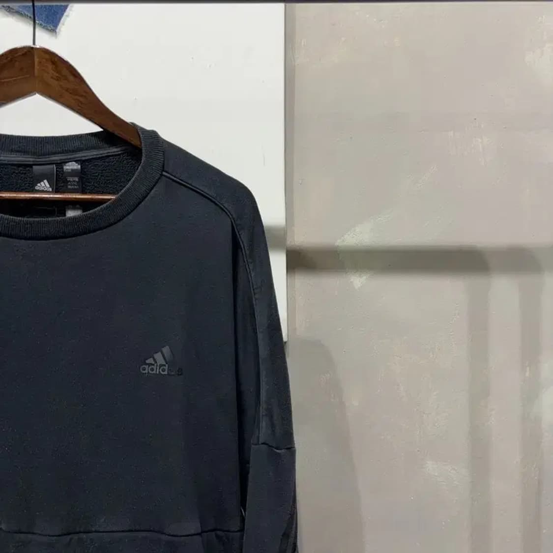 (105) 아디다스 스트릿 백프린팅 맨투맨 긴팔 티 상품이미지3