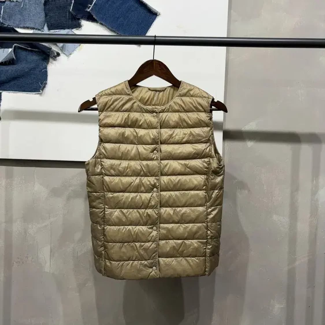 (90) 유니클로 여성 캐주얼 경량 패딩조끼 상품이미지1