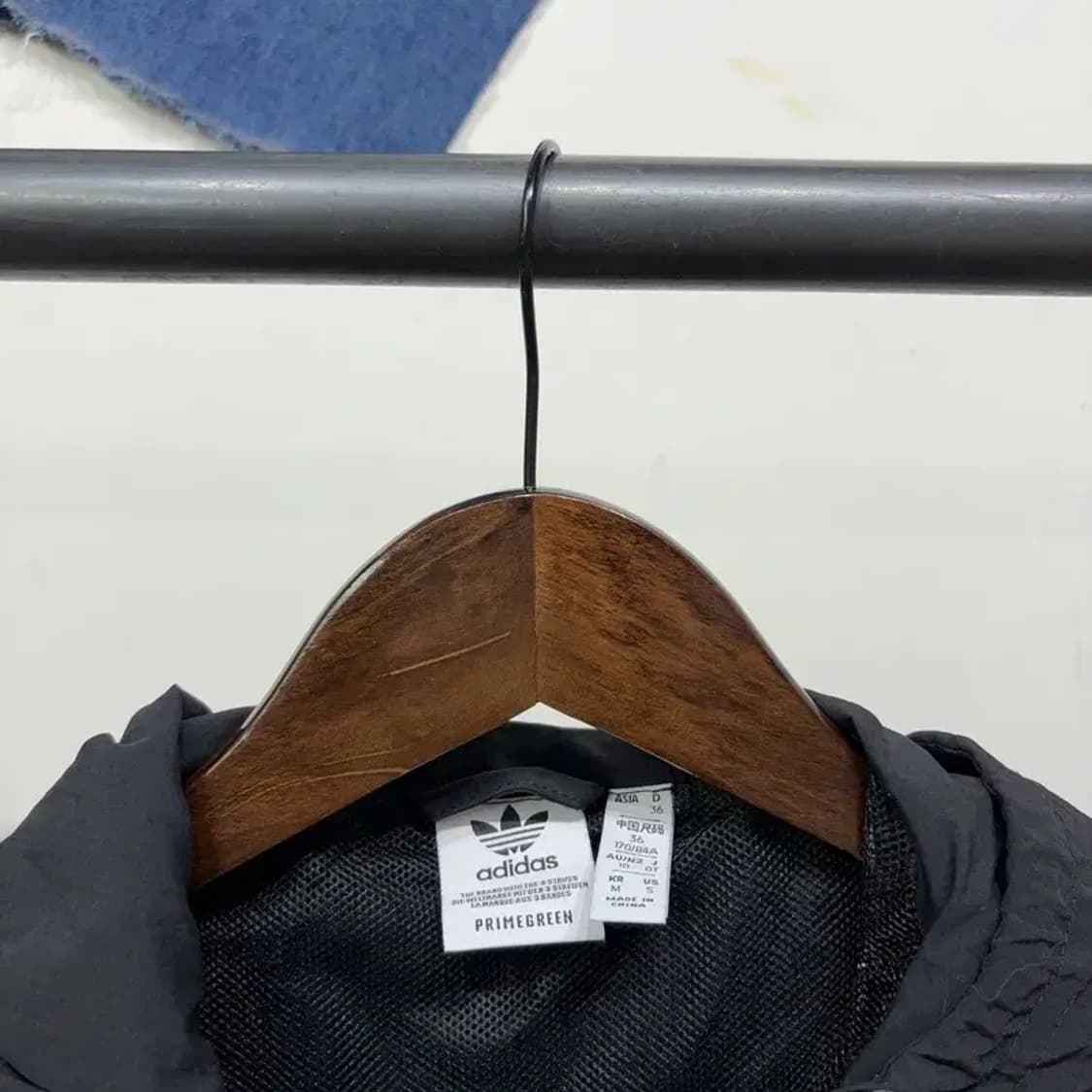 (95) 아디다스 여성 스트릿 크롭 바람막이 자켓 상품이미지2