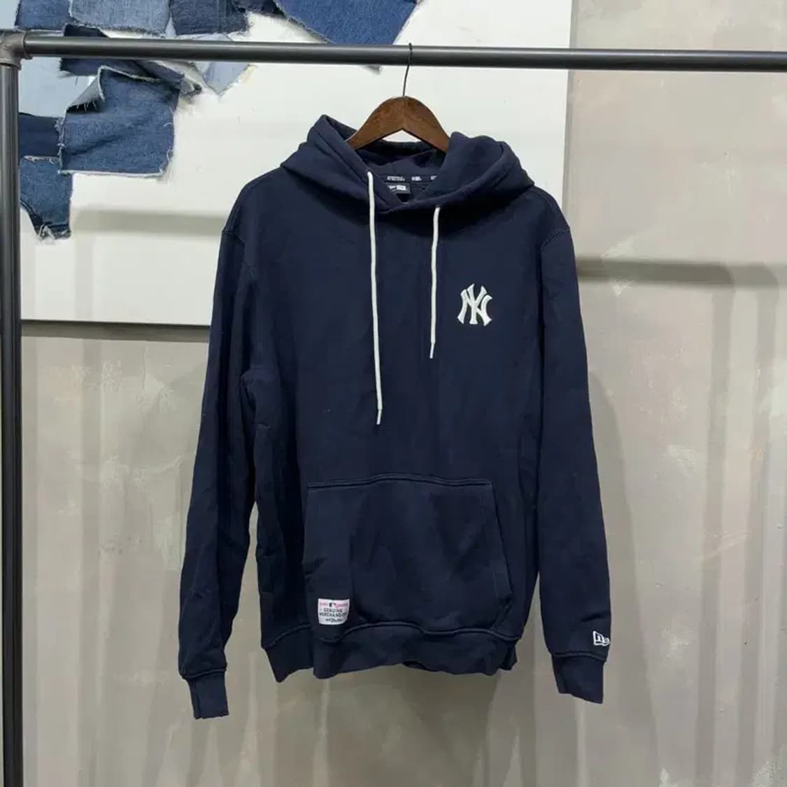 (105) 뉴에라 뉴욕양키스 기모 자수 네이비 후드티 상품이미지1