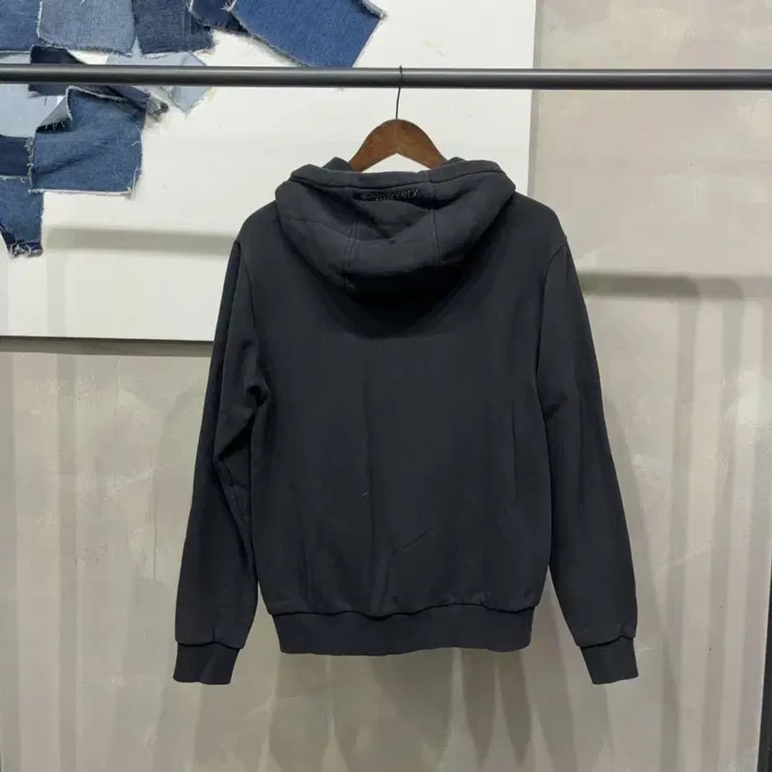 (95) 디스커버리 캐주얼 아웃도어 기모 자수 후드티 상품이미지4