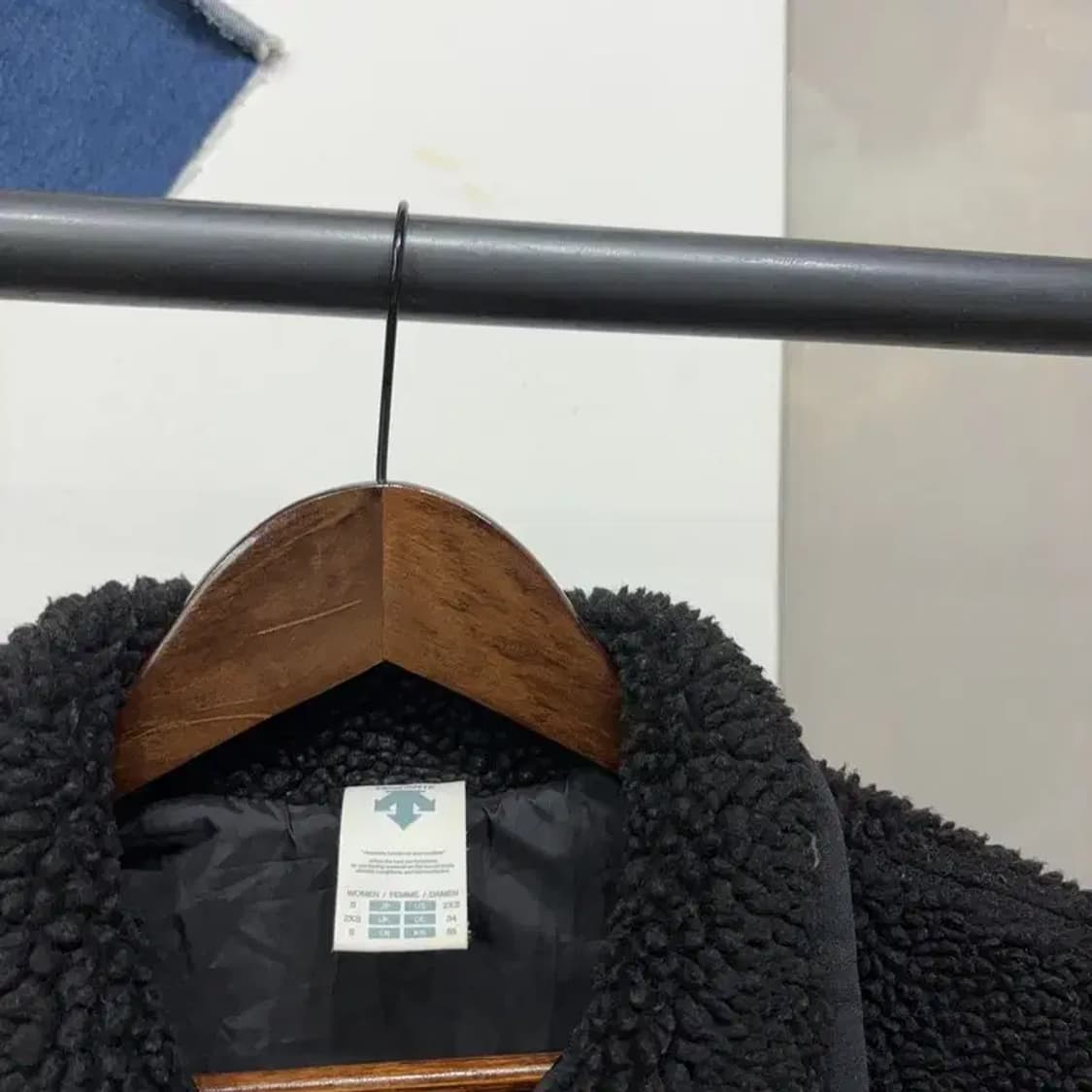 (85) 데상트 여성 양털 뽀글이 쉐르파 후리스 자켓 상품이미지2