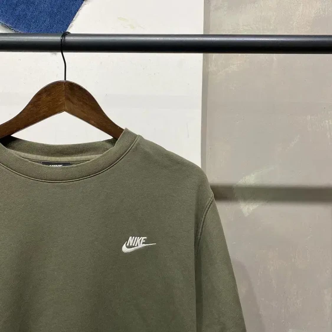 (100) 나이키 스트릿 자수 기모 맨투맨 긴팔 티 상품이미지3