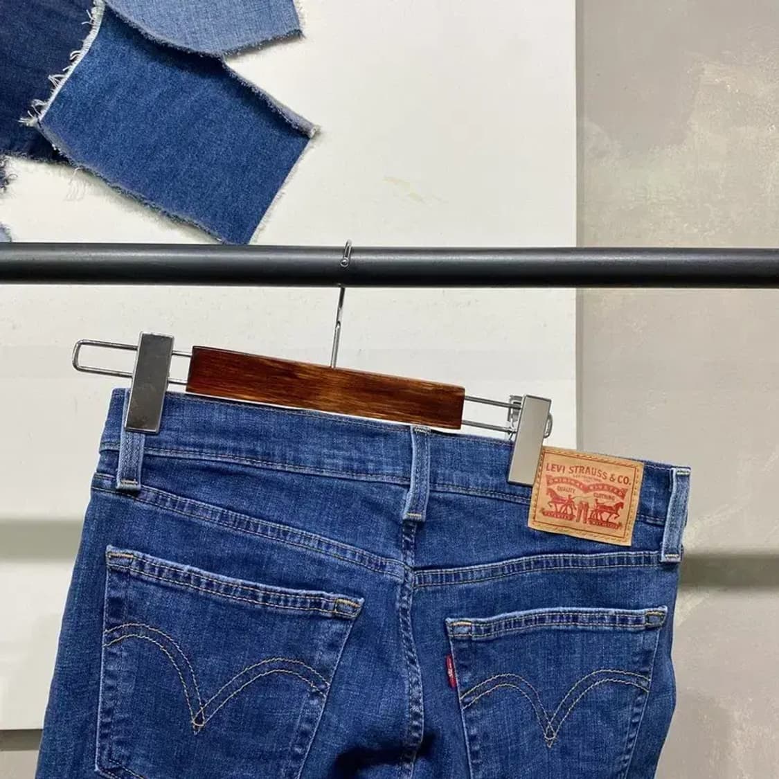 (27인치) 리바이스 여성 보이프랜드핏 스판 청바지 데님팬츠 상품이미지4