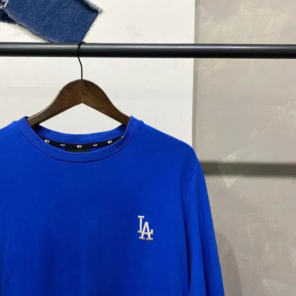 (95) MLB LA다저스 스트릿 자수 백프린팅 맨투맨 긴팔 티 상품이미지3