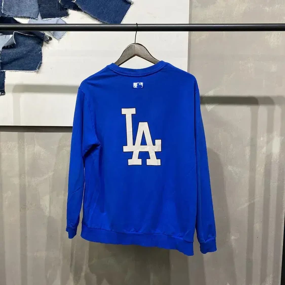 (95) MLB LA다저스 스트릿 자수 백프린팅 맨투맨 긴팔 티 상품이미지4